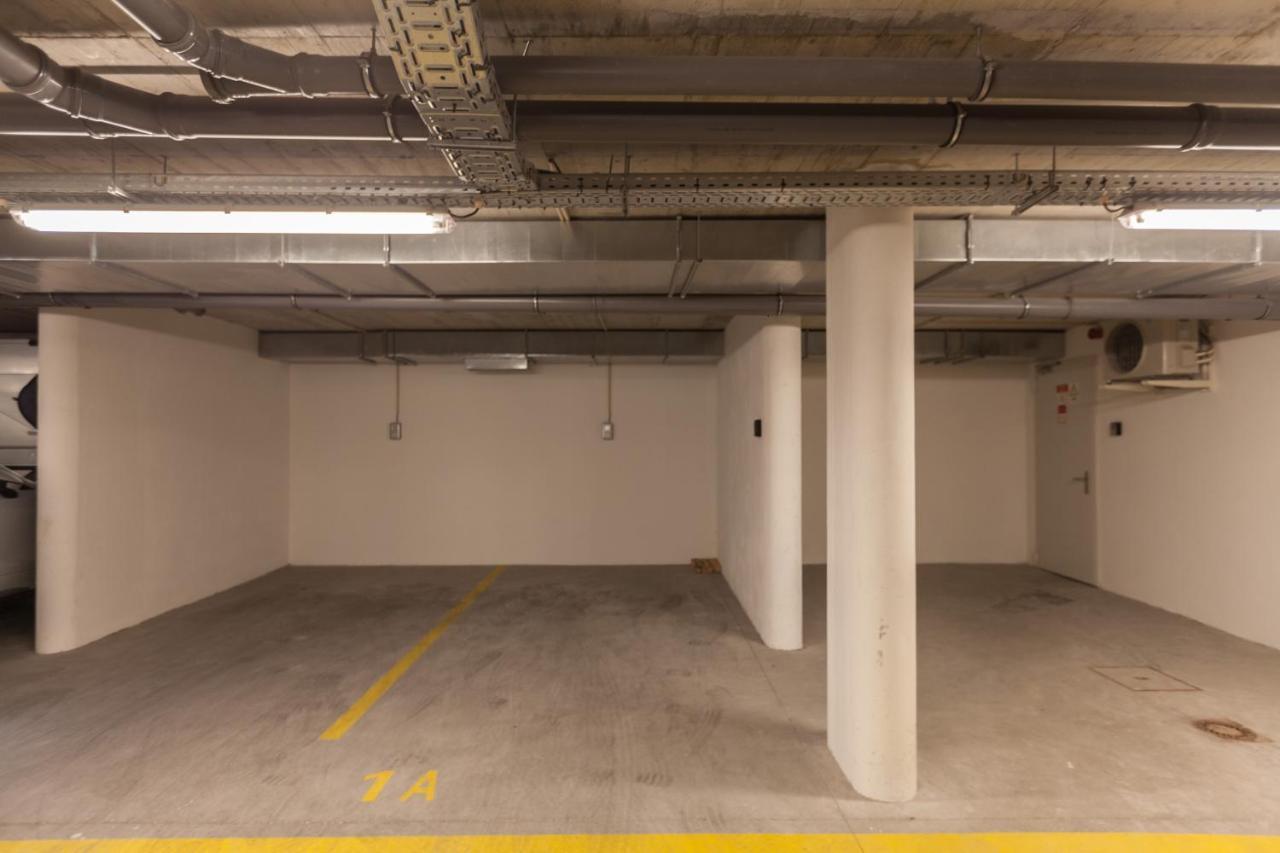 Flh Av. Liberdade Stunning With Balcony & Parking *