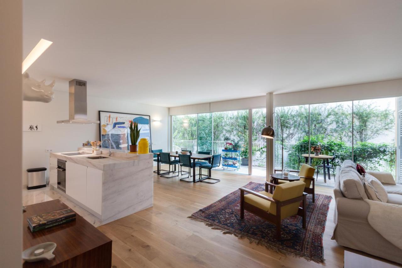 Flh Av. Liberdade Stunning With Balcony & Parking *