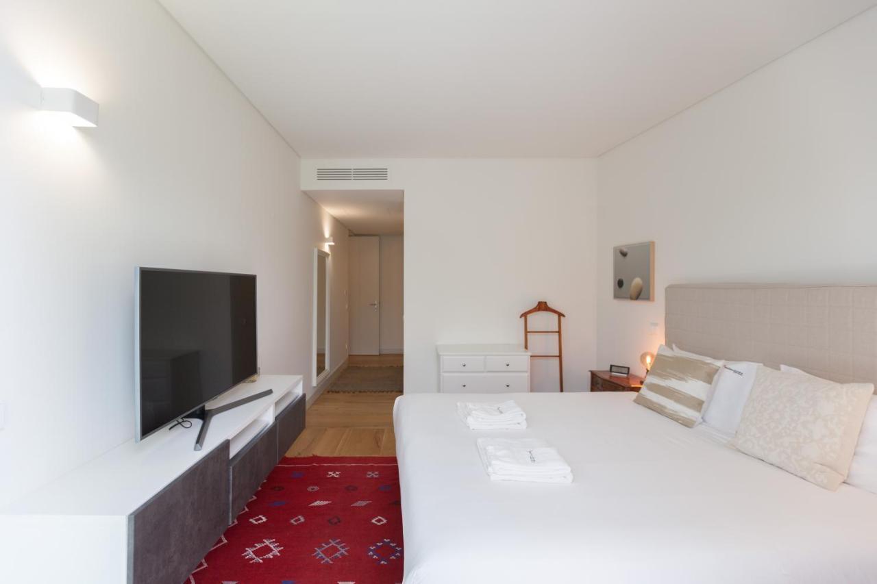 Flh Av. Liberdade Stunning With Balcony & Parking Apartamento *