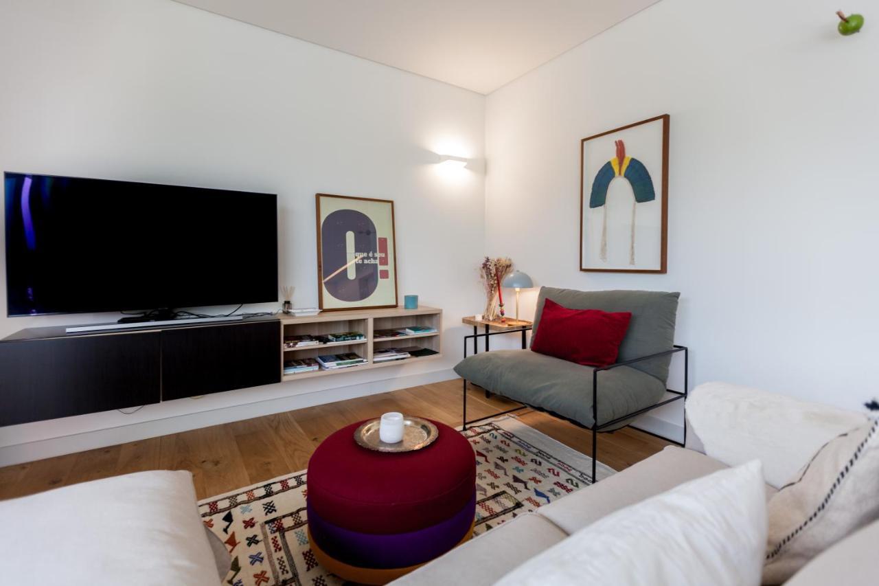 Flh Av. Liberdade Stunning With Balcony & Parking Apartamento *